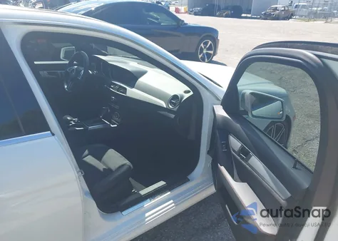 2013 Mercedes-Benz C 300 Sport 4Matic из США, поврежденный, VIN WDDGF8AB9DR257452